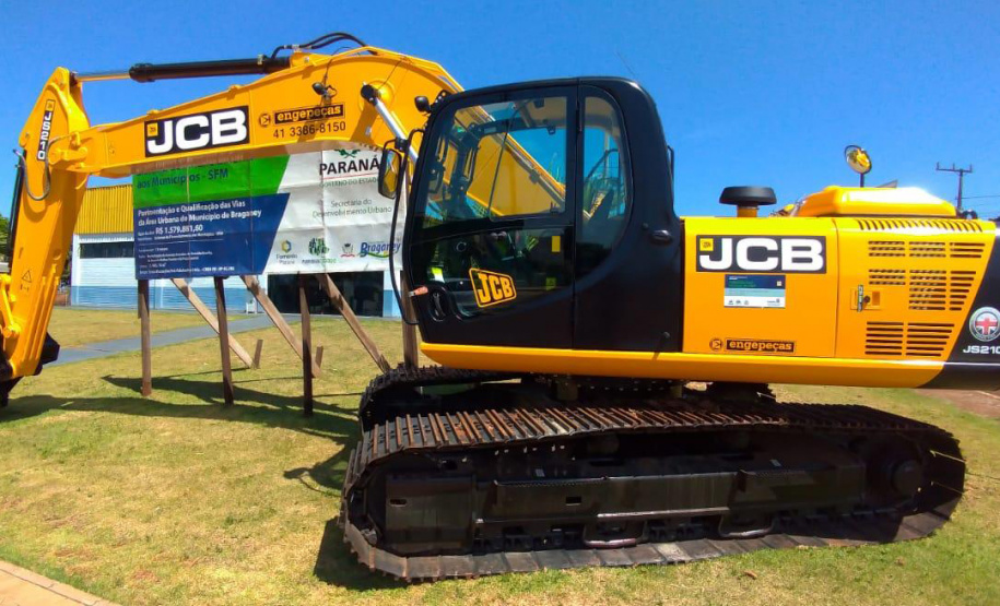 Trezentas Prefeituras recebem equipamentos Rodoviários e Veículos em benefício à população do Paraná. Foto: SEDU