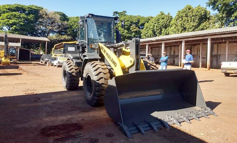 Trezentas Prefeituras recebem equipamentos Rodoviários e Veículos em benefício à população do Paraná. Foto: SEDU