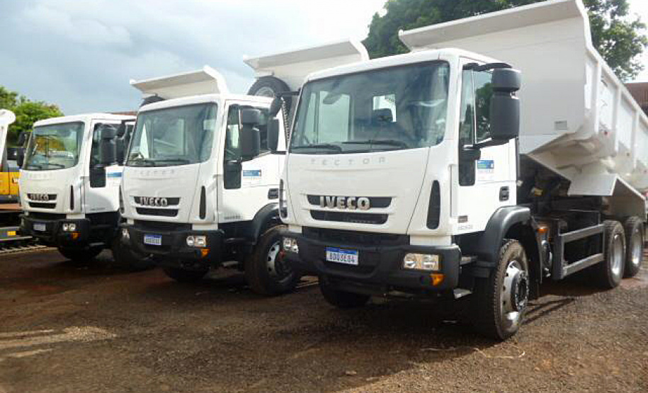 Trezentas Prefeituras recebem equipamentos Rodoviários e Veículos em benefício à população do Paraná. Foto: SEDU