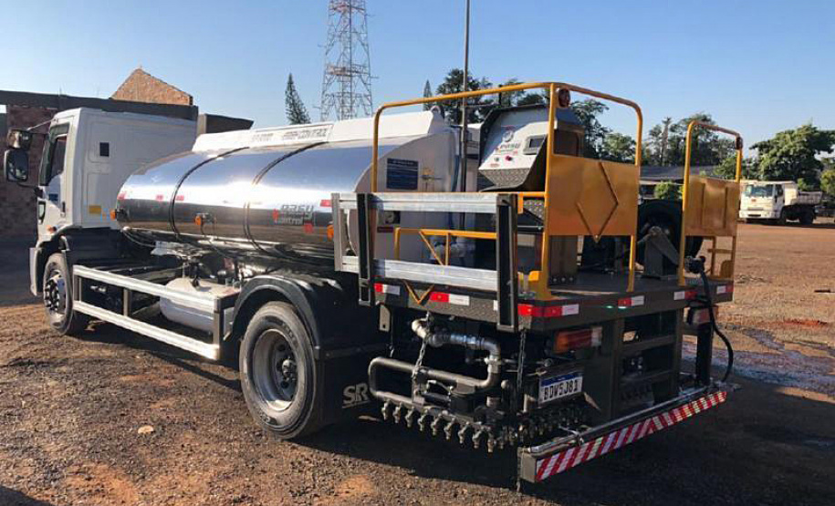 Trezentas Prefeituras recebem equipamentos Rodoviários e Veículos em benefício à população do Paraná. Foto: SEDU