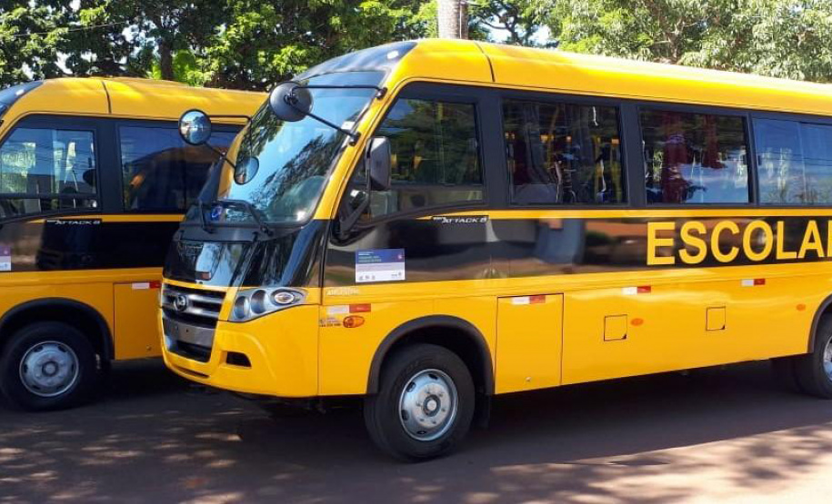 Trezentas Prefeituras recebem equipamentos Rodoviários e Veículos em benefício à população do Paraná. Foto: SEDU