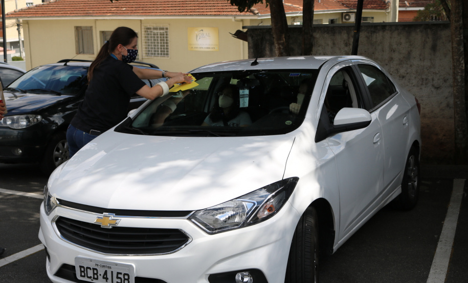 Celepar arrecada cerca de três toneladas de alimentos. Foto: Celepar