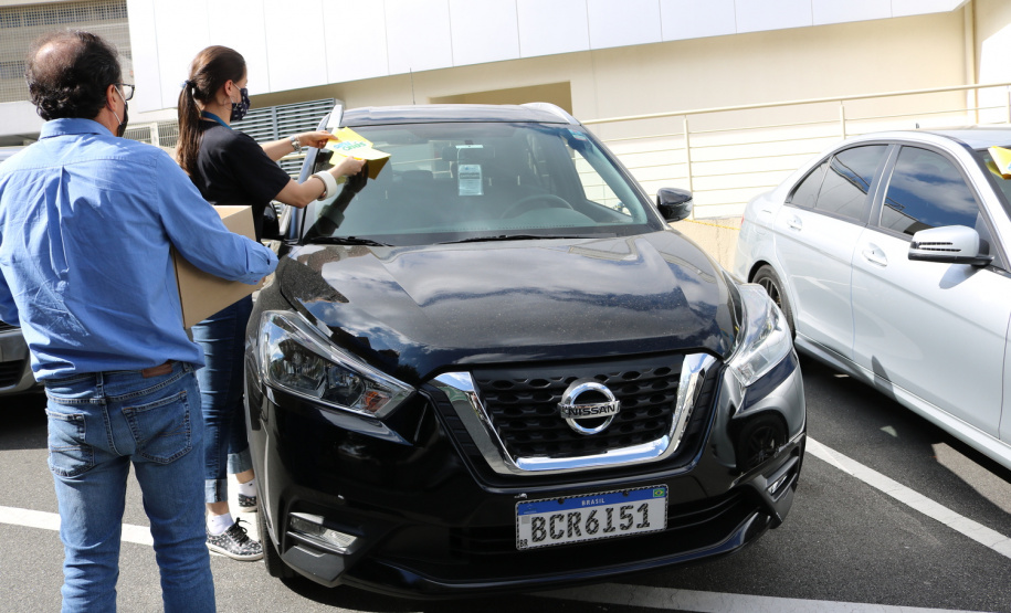 Colaboradores da Celepar participaram da campanha Cesta Solidária Paraná, promovida pelo Governo do Estado. A cpmpanhia é uma das que participam da campanha, que mobiliza servidores de todos os órgãos estaduais. Foto: Celepar