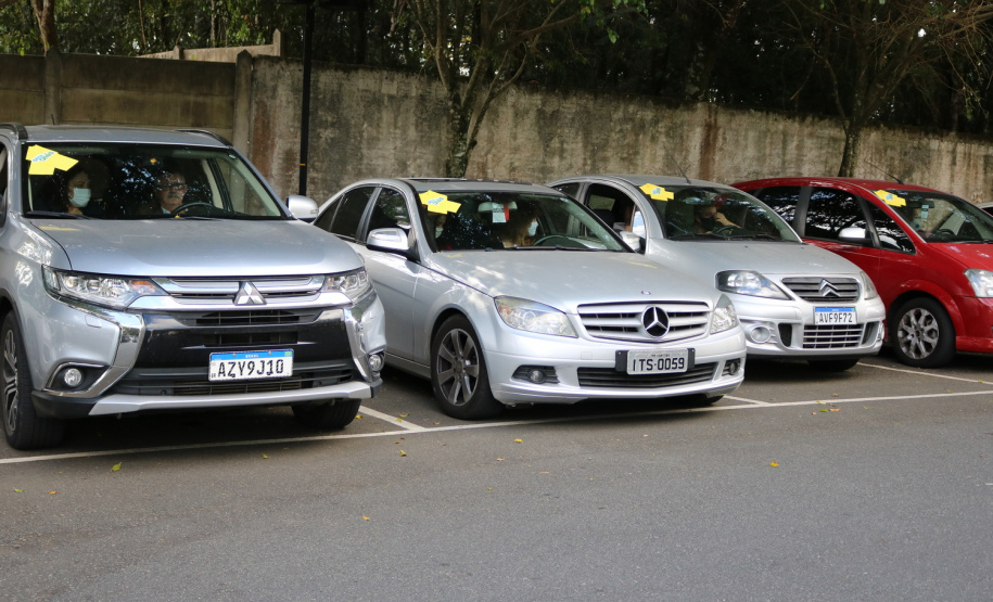 Celepar arrecada cerca de três toneladas de alimentos. Foto: Celepar