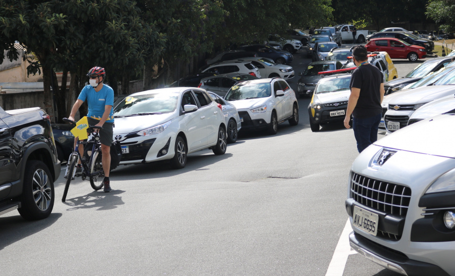 Celepar arrecada cerca de três toneladas de alimentos. Foto: Celepar