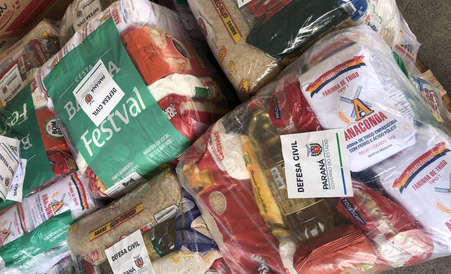 Colaboradores da Celepar participaram da campanha Cesta Solidária Paraná, promovida pelo Governo do Estado. A cpmpanhia é uma das que participam da campanha, que mobiliza servidores de todos os órgãos estaduais. Foto: Celepar