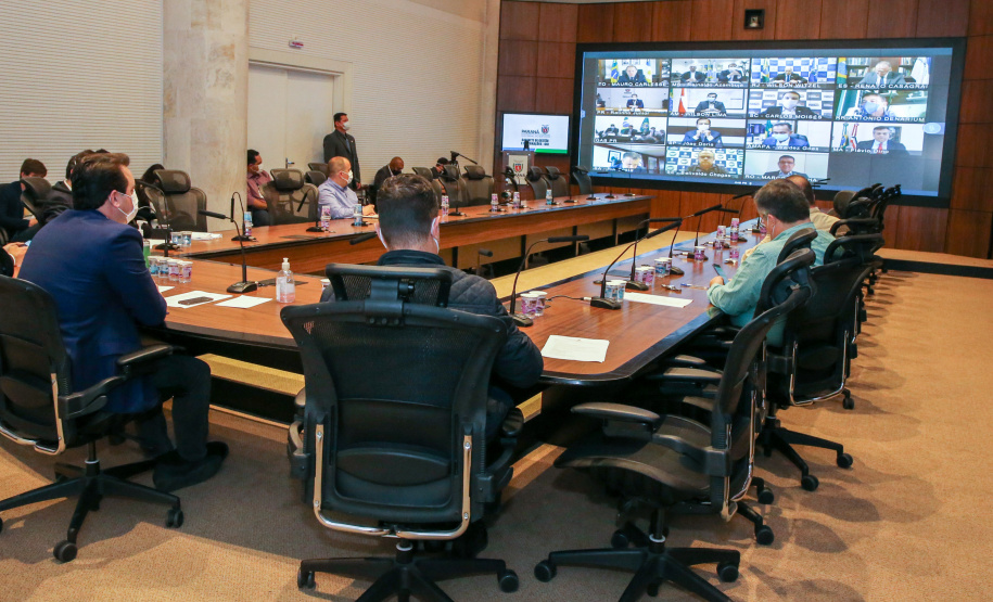 Reuniao Presidente O Governador Carlos Massa Ratinho Junior em videoconferencia nesta quiinta-feira (21/05), com o Presidente Jair Bolsonaro, Presidente da Câmara dos Rodrigo Maia, Presidente do Senado Federal Davi Alcolumbre e governadores dos demais estados. Curitiba, 21/05/2020 - Foto: Geraldo Bubniak/AEN
