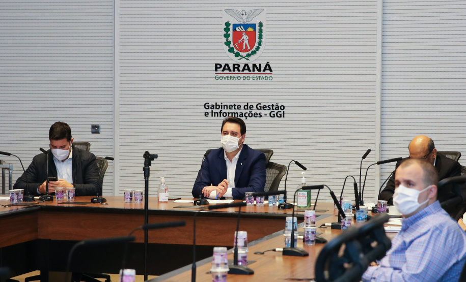 Reuniao Presidente O Governador Carlos Massa Ratinho Junior em videoconferencia nesta quiinta-feira (21/05), com o Presidente Jair Bolsonaro, Presidente da Câmara dos Rodrigo Maia, Presidente do Senado Federal Davi Alcolumbre e governadores dos demais estados. Curitiba, 21/05/2020 - Foto: Geraldo Bubniak/AEN