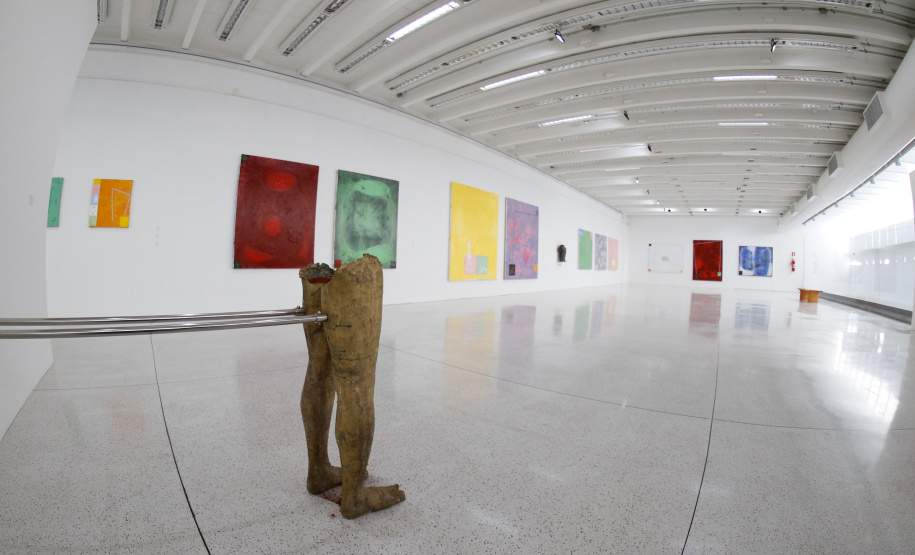 O Museu Oscar Niemeyer (MON) inaugurou mais duas exposições virtuais no Google Arts & Culture. As novas mostras são O que é Original?, de Marcelo Conrado, e Declaração de Princípios, de Geraldo Leão. Os artistas se juntam a Rafael Silveira na lista de paranaenses na plataforma.