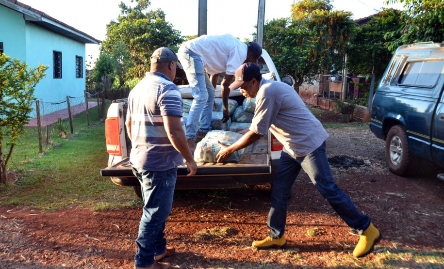 O Governo do Estado reforça o atendimento a comunidades tradicionais neste período de pandemia do coronavírus. Neste mês estão sendo entregues cerca de 1800 cestas básicas a famílias indígenas, quilombolas, ribeirinhos, ilhéus e pescadores artesanais da região Oeste do Paraná. Foto:Neelson Andrade/SUDIS