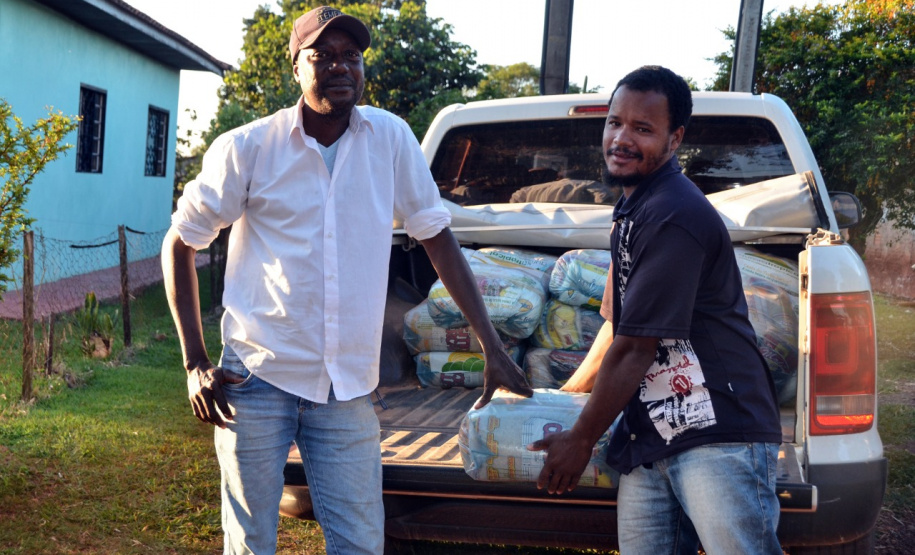 O Governo do Estado reforça o atendimento a comunidades tradicionais neste período de pandemia do coronavírus. Neste mês estão sendo entregues cerca de 1800 cestas básicas a famílias indígenas, quilombolas, ribeirinhos, ilhéus e pescadores artesanais da região Oeste do Paraná. Foto:Neelson Andrade/SUDIS