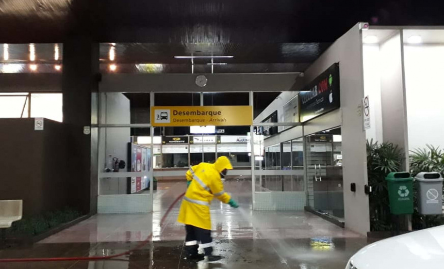 Limpeza do Terminal de Transporte Urbano de Foz contribui para reduzir disseminação da Covid-19
. Foto: Sanepar