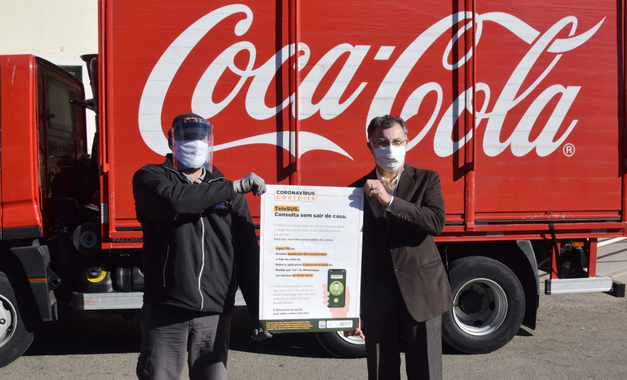 O Complexo Hospitalar do Trabalhador (CHT), em Curitiba, recebeu nesta terça-feira (26) uma doação de 24 mil garrafas de água (12 mil litros) da Coca-Cola FEMSA Brasil. Cerca de dois mil profissionais de saúde serão beneficiados nas unidades próprias que fazem parte do CHT: o Hospital do Trabalhador, o Centro Hospitalar de Reabilitação e o Hospital de Infectologia e Retaguarda Clínica Oswaldo Cruz.
Foto: Américo Antonio/SESA