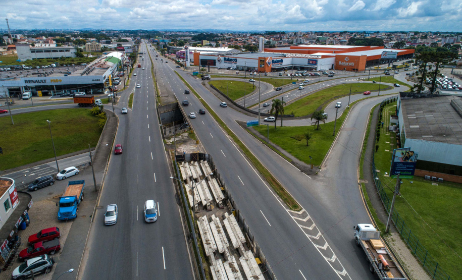 Comec retoma obra na Av. Rui Barbosa, em São José dos Pinhais. Foto: Maurilio Cheli/Arquivo Comec