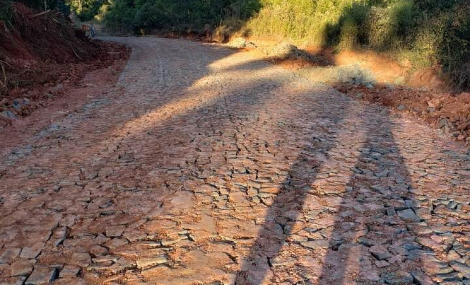 Pavimentação de estrada rural fortalece agroindústria familiar em Prudentópolis.Foto: SEAB