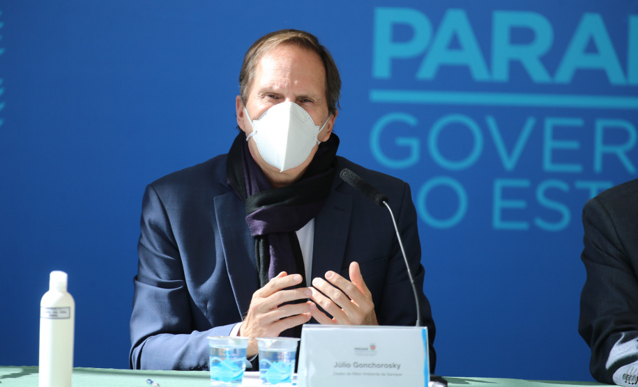 Coletiva Hidrica O Governo do Estado realiza coletiva de imprensa com representantes da Secretaria de Desenvolvimento Sustentável e Turismo, Instituto Água e Terra, Sanepar, Copel e Simepar para apresentar um balanço da situação hídrica do Paraná e novas ações para enfrentamento do período de estiagem. Na foto o diretor de Meio Ambiente da Sanepar, Julio Gonchorosky.Curitiba - 27/05/2020 - Foto: Geraldo Bubniak/AEN