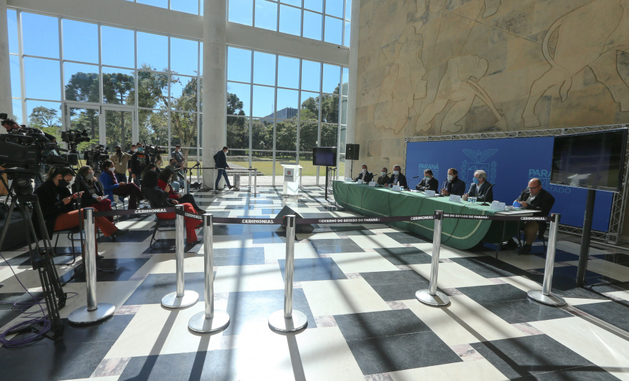 Coletiva Hidrica O Governo do Estado realiza coletiva de imprensa com representantes da Secretaria de Desenvolvimento Sustentável e Turismo, Instituto Água e Terra, Sanepar, Copel e Simepar para apresentar um balanço da situação hídrica do Paraná e novas ações para enfrentamento do período de estiagem. Curitiba - 27/05/2020 - Foto: Geraldo Bubniak/AEN