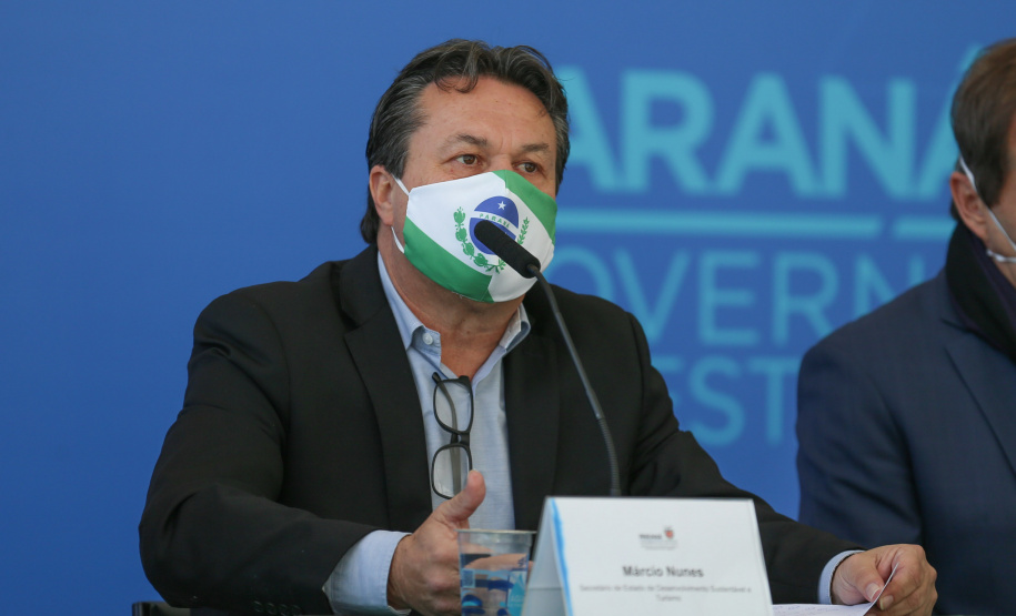 Coletiva Hidrica O Governo do Estado realiza coletiva de imprensa com representantes da Secretaria de Desenvolvimento Sustentável e Turismo, Instituto Água e Terra, Sanepar, Copel e Simepar para apresentar um balanço da situação hídrica do Paraná e novas ações para enfrentamento do período de estiagem. Na foto, Secretario de Estado de Desenvolvimento Sustentável e ?Turismo, Marcio Nunes.Curitiba - 27/05/2020 - Foto: Geraldo Bubniak/AEN