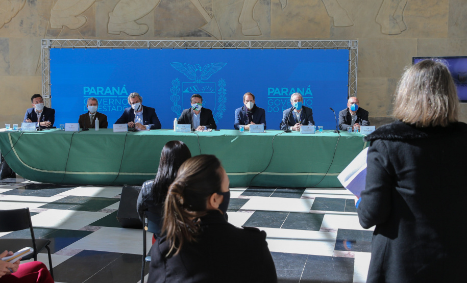 Coletiva Hidrica O Governo do Estado realiza coletiva de imprensa com representantes da Secretaria de Desenvolvimento Sustentável e Turismo, Instituto Água e Terra, Sanepar, Copel e Simepar para apresentar um balanço da situação hídrica do Paraná e novas ações para enfrentamento do período de estiagem. Curitiba - 27/05/2020 - Foto: Geraldo Bubniak/AEN