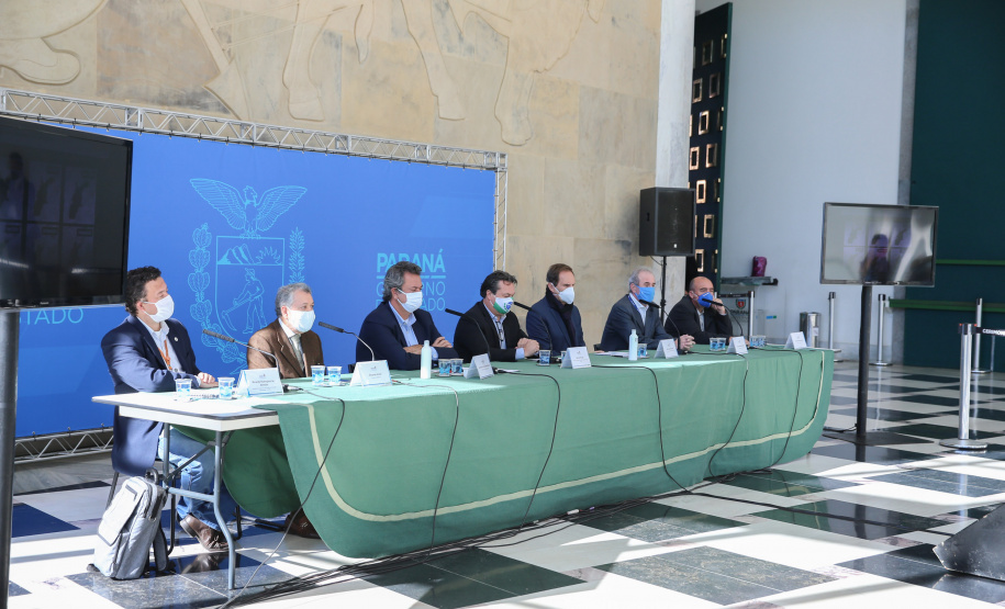 Coletiva Hidrica O Governo do Estado realiza coletiva de imprensa com representantes da Secretaria de Desenvolvimento Sustentável e Turismo, Instituto Água e Terra, Sanepar, Copel e Simepar para apresentar um balanço da situação hídrica do Paraná e novas ações para enfrentamento do período de estiagem. Curitiba - 27/05/2020 - Foto: Geraldo Bubniak/AEN