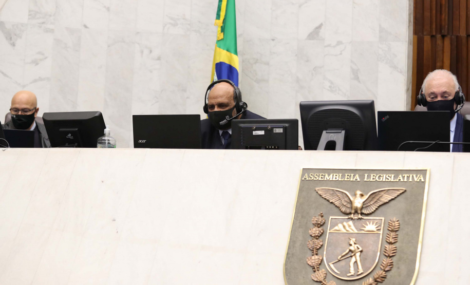 O secretário estadual da Fazenda, Renê de Oliveira Garcia Junior, apresentou nesta quarta-feira (27) na Assembleia Legislativa o balanço do primeiro quadrimestre de 2020 das contas do Estado. Ele alertou para o impacto provocado pela pandemia do novo coronavírus, citou a queda de arrecadação já na casa de R$ 1 bilhão e disse que a Secretaria de Saúde ainda tem 60% de orçamento disponível para investir em cuidados contra a Covid-19.Foto: Dálie Felberg/Alep