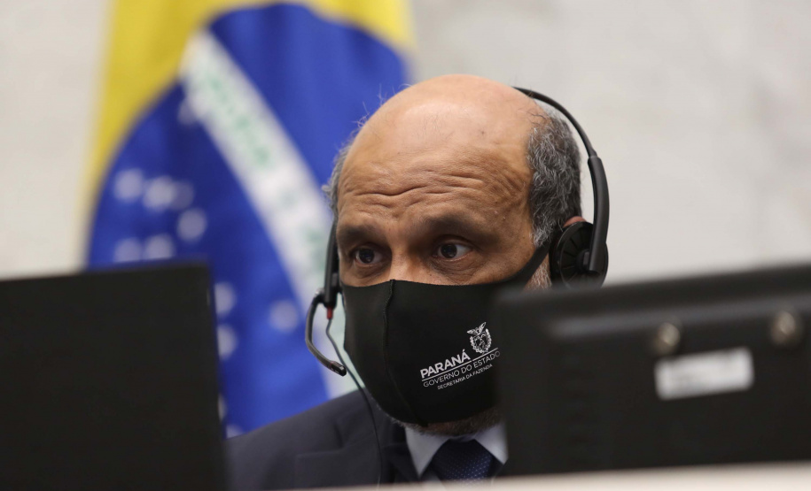 O secretário estadual da Fazenda, Renê de Oliveira Garcia Junior, apresentou nesta quarta-feira (27) na Assembleia Legislativa o balanço do primeiro quadrimestre de 2020 das contas do Estado. Ele alertou para o impacto provocado pela pandemia do novo coronavírus, citou a queda de arrecadação já na casa de R$ 1 bilhão e disse que a Secretaria de Saúde ainda tem 60% de orçamento disponível para investir em cuidados contra a Covid-19.Foto: Dálie Felberg/Alep