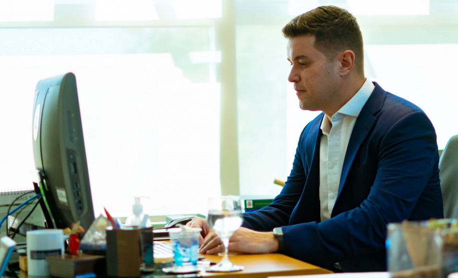 A experiência paranaense no enfrentamento à pandemia da Covid-19, com especial destaque para o uso de plataformas digitais, foi apresenta nesta quinta-feira (28) pelo chefe da Casa Civil Guto Silva no fórum virtual Ibero-Americano “As ações dos governos para o enfrentamento da Covid-19 nas plataformas digitais”.Foto: Guilherme Flores/Casa Civil