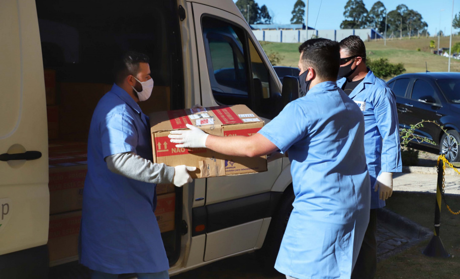 Copel repassa ao Lacen 200 mil kits para testes da Covid.