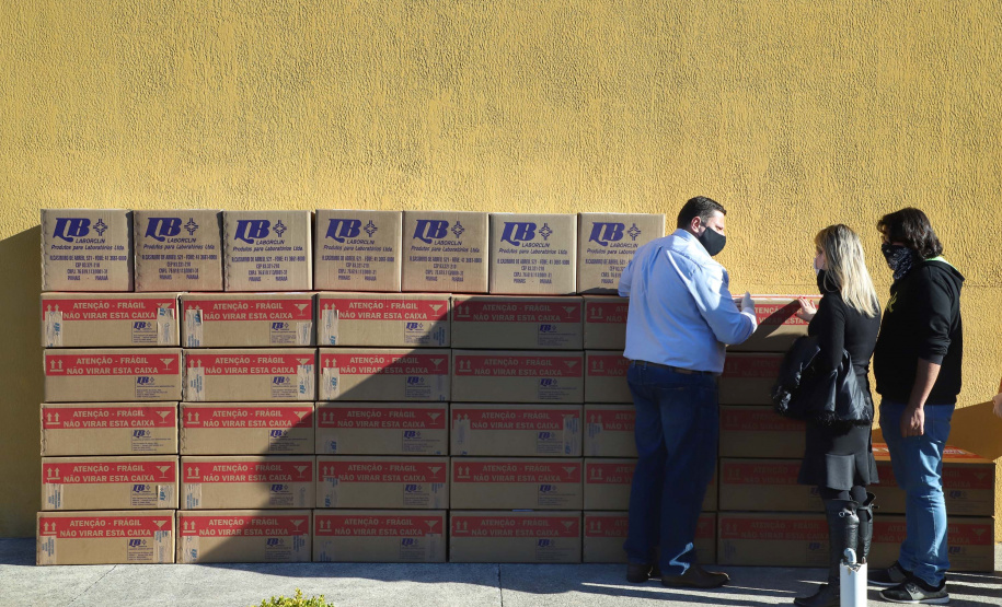 Copel repassa ao Lacen 200 mil kits para testes da Covid.