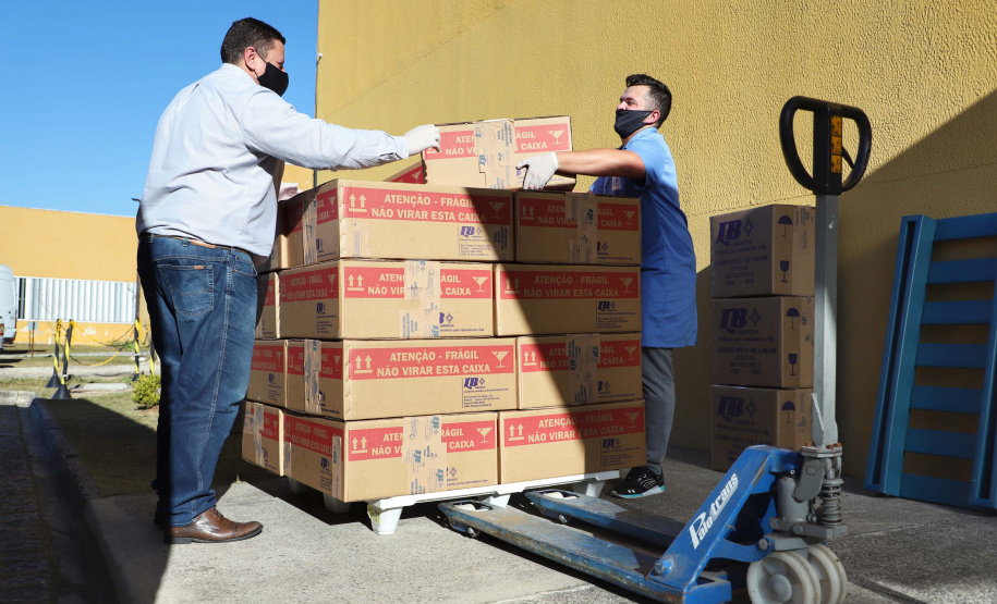 Copel repassa ao Lacen 200 mil kits para testes da Covid.