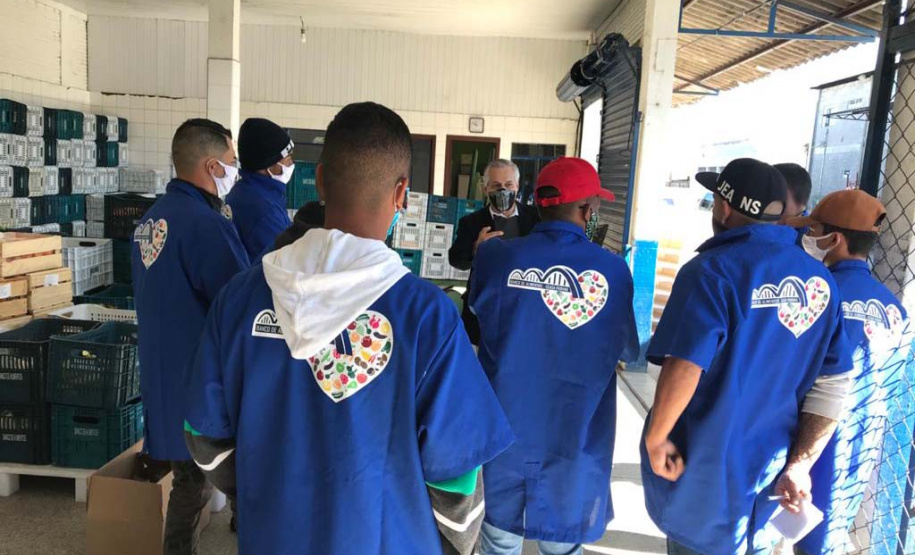 Depen distribui kits de proteção contra novo coronavírus na CEASA. Foto:Depen