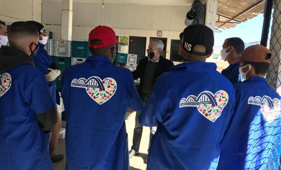 Depen distribui kits de proteção contra novo coronavírus na CEASA. Foto:Depen