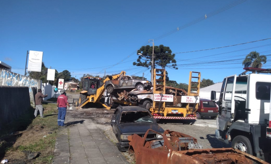 SESP retira todos os veículos do pátio da Delegacia de Piraquara. Foto:SESP