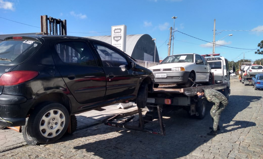 SESP retira todos os veículos do pátio da Delegacia de Piraquara. Foto:SESP