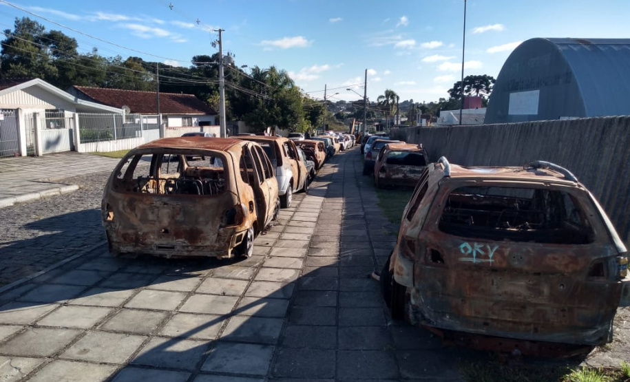 SESP retira todos os veículos do pátio da Delegacia de Piraquara. Foto:SESP