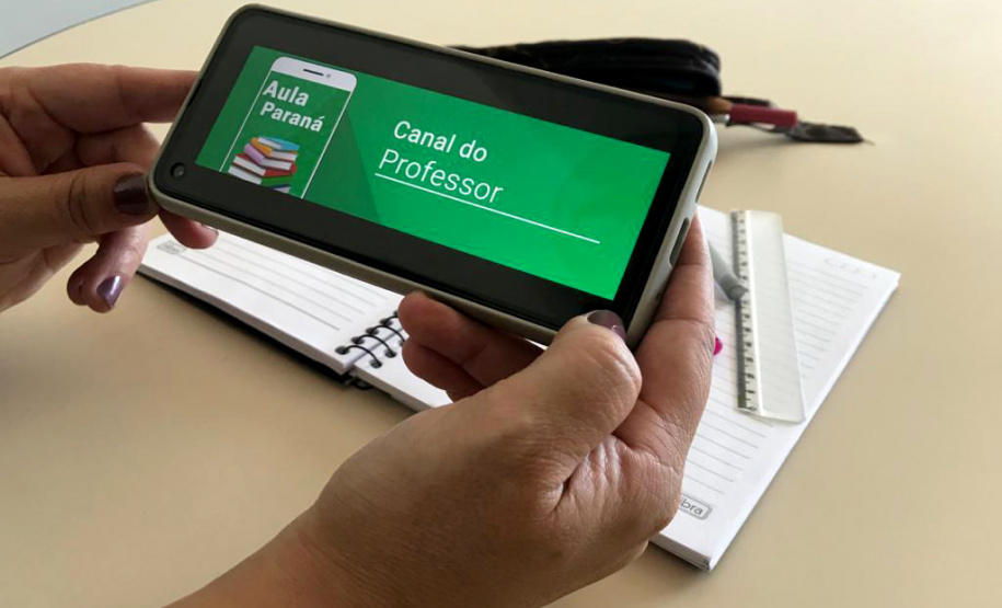 A partir desta segunda-feira (1), professores da rede estadual de ensino do Paraná contarão com mais uma ferramenta de Formação e Comunicação online: o Canal do Professor.
Foto:SEED
