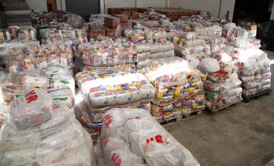 Cesta Básica Defesa Civil faz entrega de cestas básicas na cidade de Agudos do Sul. Foto: Ari Dias/AEN