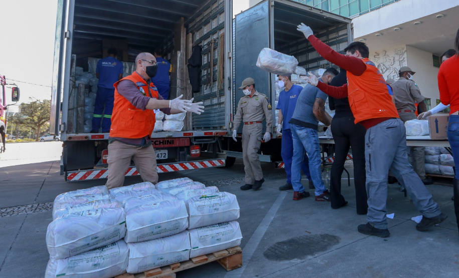 Cesta Solidária Paraná arrecada 150 toneladas de alimentos. Foto:Valdelino Pontes/AEN