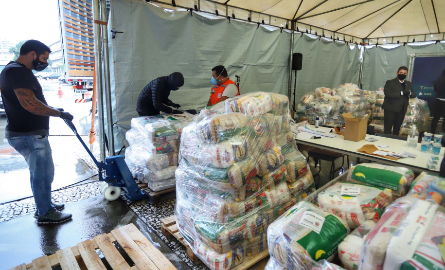 Cesta Solidária Paraná arrecada 150 toneladas de alimentos
