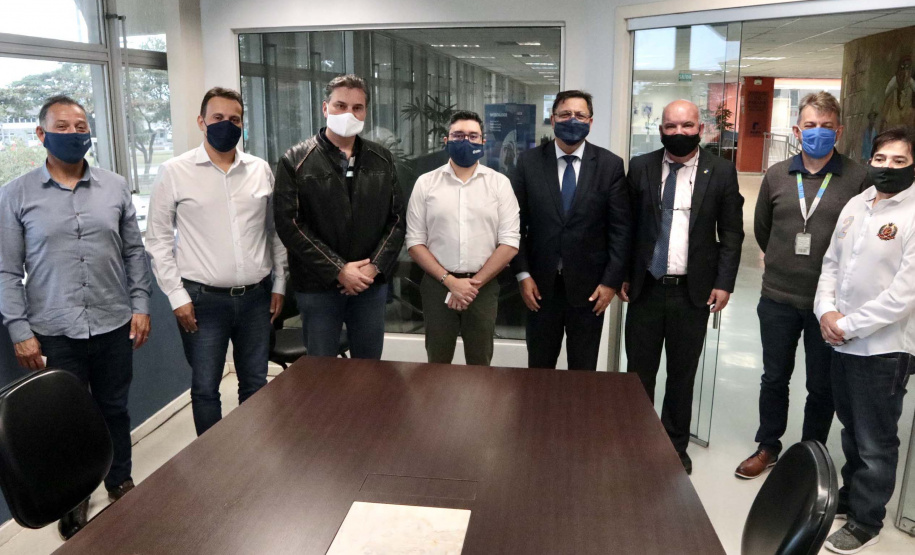 Nesta segunda-feira (01), o superintendente estadual dos Correios no Paraná, Paulo Cezar Kremer dos Santos, visitou o Terminal de Contêineres de Paranaguá (TCP) e se reuniu com o presidente da Portos do Paraná, Luiz Fernando Garcia. Foto: Claudio Neves/Portos do Paraná