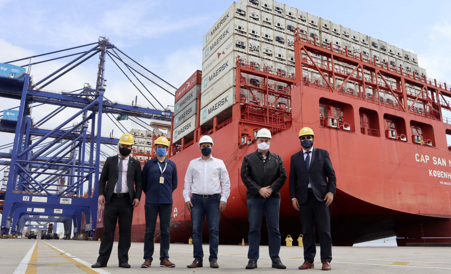 Nesta segunda-feira (01), o superintendente estadual dos Correios no Paraná, Paulo Cezar Kremer dos Santos, visitou o Terminal de Contêineres de Paranaguá (TCP) e se reuniu com o presidente da Portos do Paraná, Luiz Fernando Garcia. Foto: Claudio Neves/Portos do Paraná