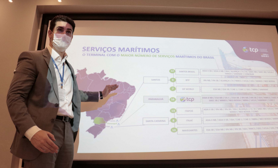 Nesta segunda-feira (01), o superintendente estadual dos Correios no Paraná, Paulo Cezar Kremer dos Santos, visitou o Terminal de Contêineres de Paranaguá (TCP) e se reuniu com o presidente da Portos do Paraná, Luiz Fernando Garcia. Foto: Claudio Neves/Portos do Paraná