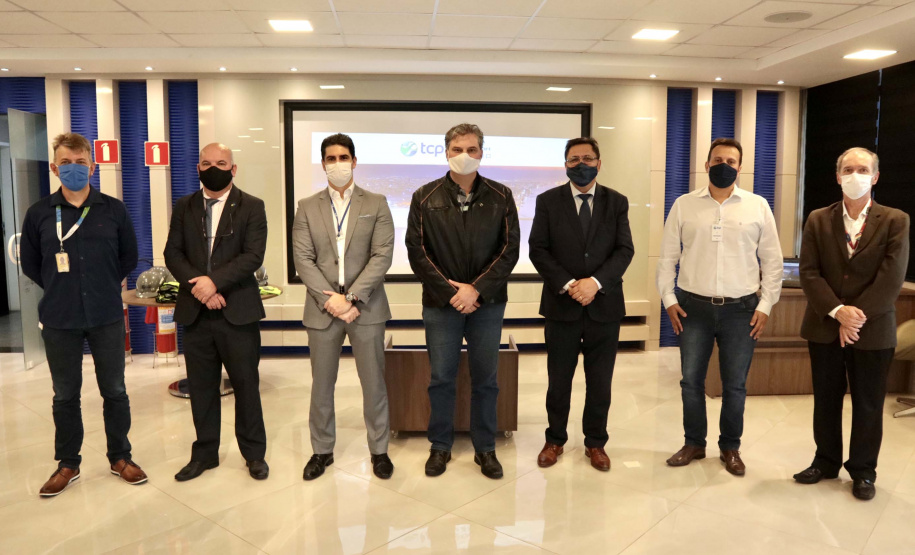 Nesta segunda-feira (01), o superintendente estadual dos Correios no Paraná, Paulo Cezar Kremer dos Santos, visitou o Terminal de Contêineres de Paranaguá (TCP) e se reuniu com o presidente da Portos do Paraná, Luiz Fernando Garcia. Foto: Claudio Neves/Portos do Paraná