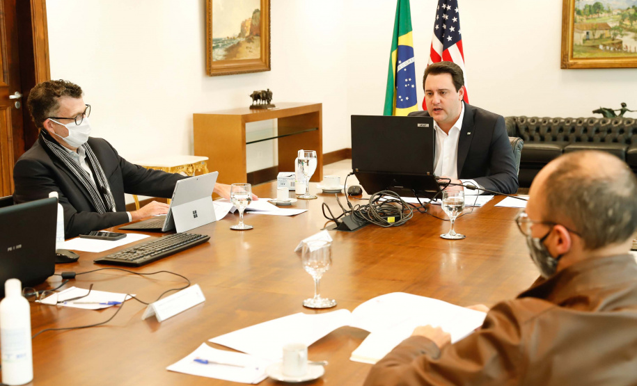 O governador Carlos Massa Ratinho Junior participou nesta terça-feira (2) de um evento online promovido pela Câmara Americana do Comércio (Amcham Curitiba) e destacou a estruturação do Estado para o enfrentamento ao novo coronavírus e o planejamento para a recuperação econômica do Estado pós-pandemia.