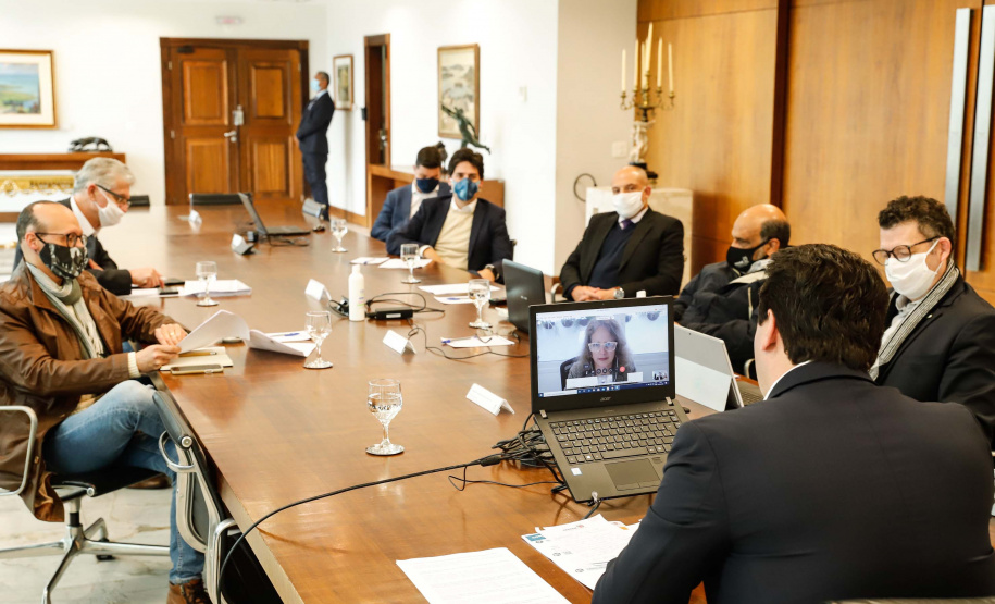 O governador Carlos Massa Ratinho Junior participou nesta terça-feira (2) de um evento online promovido pela Câmara Americana do Comércio (Amcham Curitiba) e destacou a estruturação do Estado para o enfrentamento ao novo coronavírus e o planejamento para a recuperação econômica do Estado pós-pandemia.
