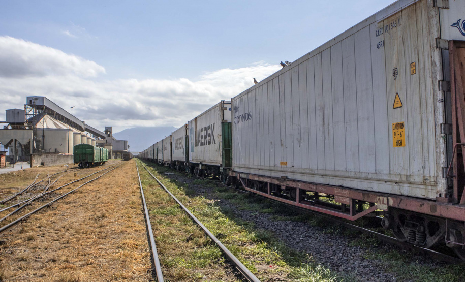 Ferroeste ultrapassa marca de mil contêineres transportados.Foto: Claudio Neves/Portos do Paraná