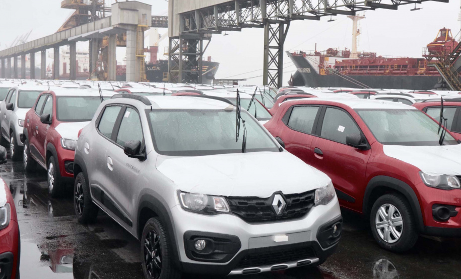 Porto de Paranaguá retoma exportação de automóveis