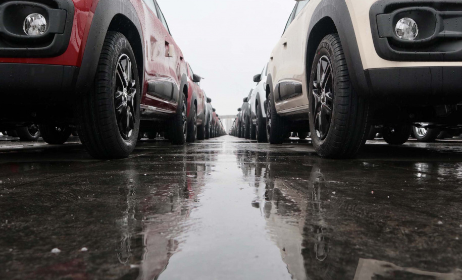 Porto de Paranaguá retoma exportação de automóveis