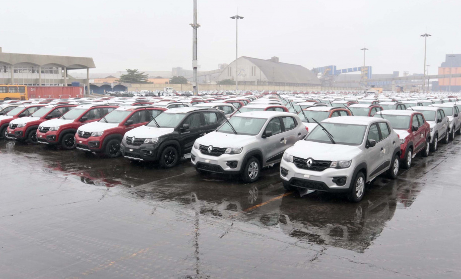 Porto de Paranaguá retoma exportação de automóveis