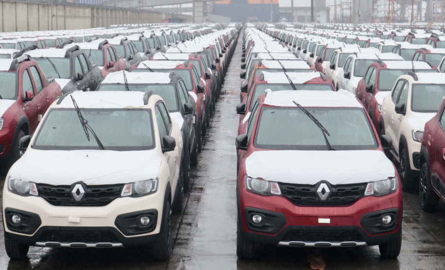 Porto de Paranaguá retoma exportação de automóveis